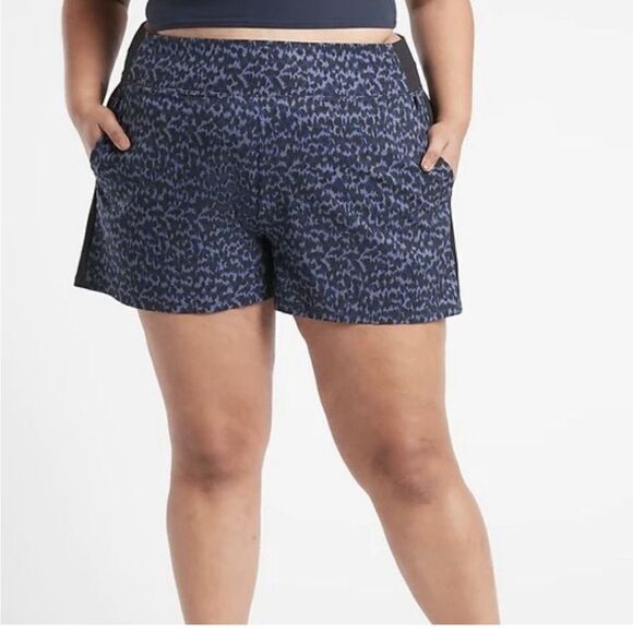 Athleta Brooklyn Printed Shorts NEW 18 - Picture 1 of 15